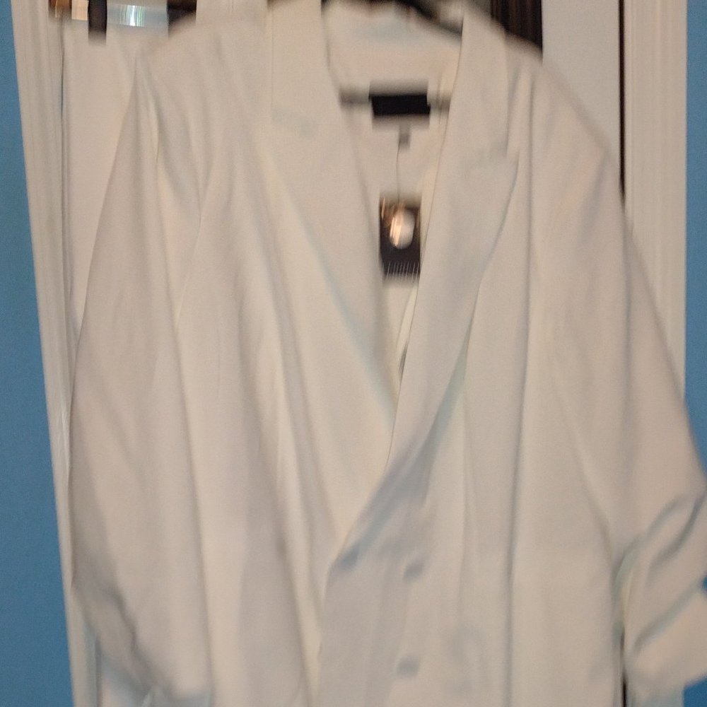 White 2 piece pantsuit